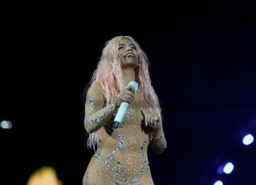 Karol G se luce más mexicana que nunca; así fueron los looks de ‘La Bichota’ en el Estadio Azteca