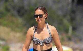 El bikini con el que Natalie Portman delineó su figura en la playa
