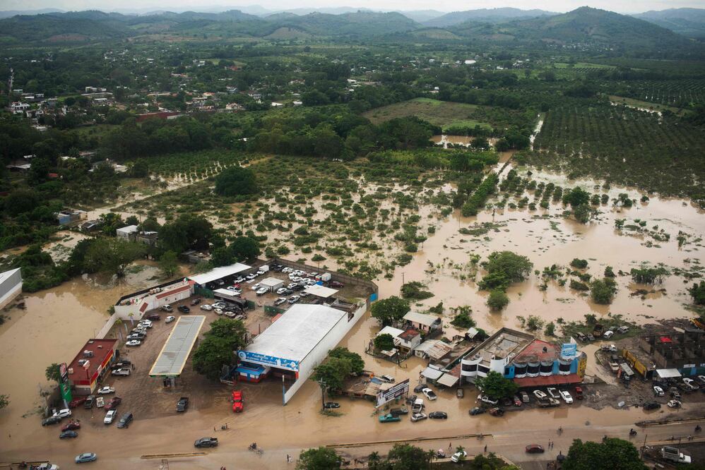 Inundaciones y deslaves arrasan Veracruz, Puebla e Hidalgo: el saldo mortal supera las 40 víctimas. Foto: AFP