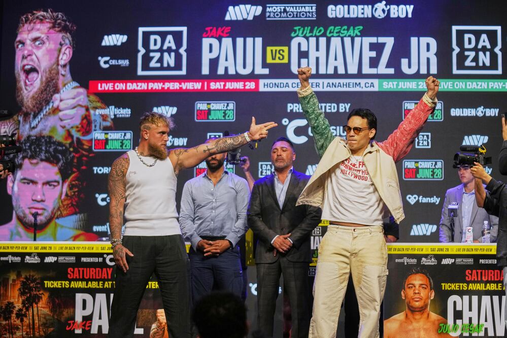 Jake Paul critica a Chávez Jr: “Arruinó el legado de su padre, lo haré meme” (AP Photo/Damian Dovarganes)