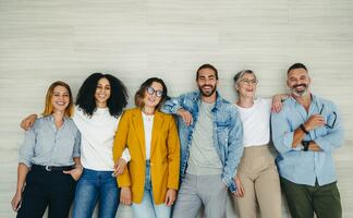 ¿A qué edad somos más felices? Harvard dice que no es durante la juventud