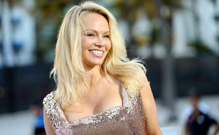 El vestido rojo con el que Pamela Anderson delineó sus curvas