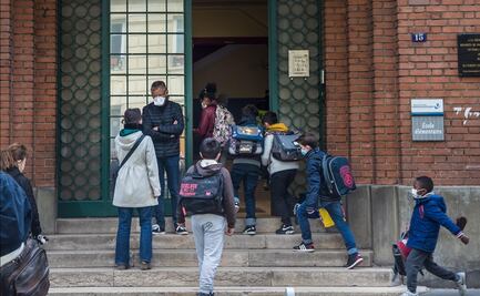 California sí exigirá cubrebocas a alumnos y maestros en las escuelas 