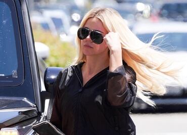 Khloé Kardashian impacta en Beverly Hills con figura en leggings