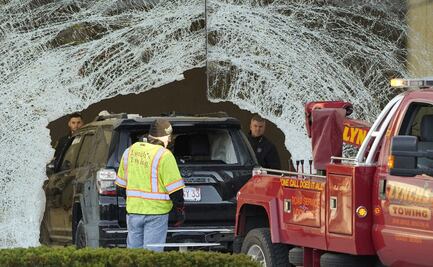 Choca camioneta contra tienda Apple; hay un muerto y 16 heridos