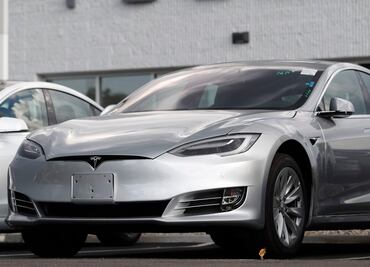 ‘Frenado fantasma’; dueños de Teslas demandan a empresa de Musk por fallas en frenos