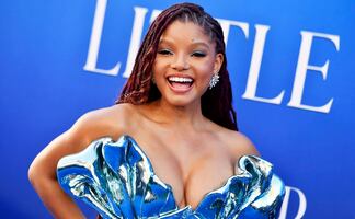 ¡Toda una princesa! Halle Bailey se roba todas las miradas en estreno de 'La Sirenita'