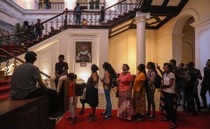 Sri Lanka. Largas filas aguardan para curiosear el palacio presidencial (fotos)
