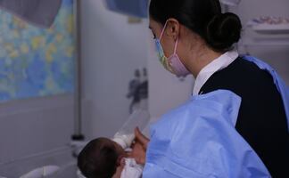 Científicos mexicanos transforman leche materna en polvo para alimentar a bebés vulnerables