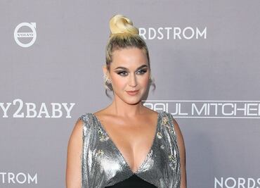 Katy Perry desborda sensualidad con corsé de encaje y escotazo en sesión de fotos