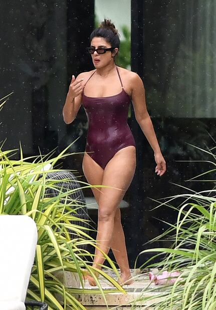 Priyanka Chopra impacta con traje de baño en resort de Miami