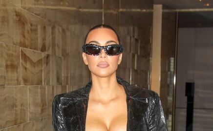 Kim Kardashian arrasa con diminuto top y look estilo' Matrix' en Milán