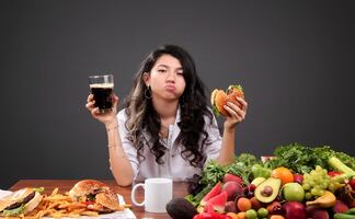 Colesterol. Los seis alimentos que elevan el riesgo de sufrir un infarto, según expertos