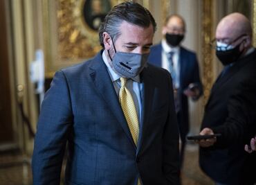 Video. Ted Cruz regresa a Texas tras críticas por viaje a Cancún
