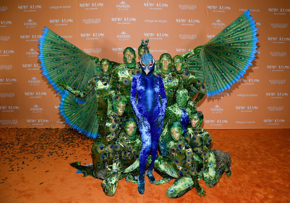 Heidi Klum Deslumbra como Pavo Real en su Épica Fiesta de Halloween en New York. (Photo by Evan Agostini/Invision/AP)