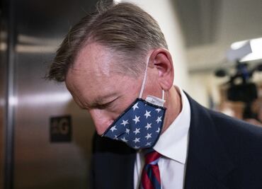Castiga Cámara Baja de EU al legislador que amenazó a Ocasio-Cortez
