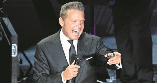 Envuelven a Luis Miguel y su novia en rumores de infidelidad