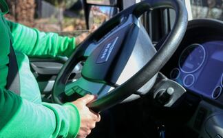 Sancionan a empresa de Denver por discriminar a inmigrantes legales