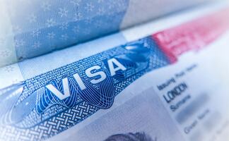 ¿Quién puede sacar la visa americana R? Estos son los requisitos y el proceso para tramitarla