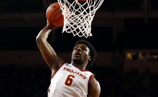 Hijo de LeBron James, Bronny James, debuta en el baloncesto universitario tras paro cardíaco