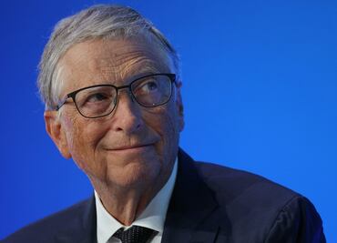 Los cuatro mejores libros que Bill Gates recomienda leer en Navidad y su playlist favorita