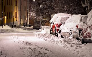 ¿Para qué sirve arrojar sal en la nieve?