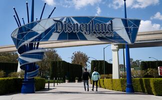 Disneyland planea reabrir a finales de abril tras obtener aval de California
