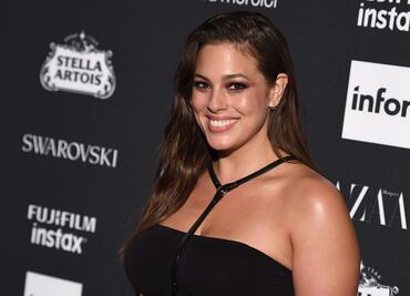 Ashley Graham presume figura ‘curvy’ con lencería en sesión