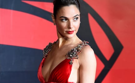 Gal Gadot deslumbra con su vestido más pequeño y sin maquillaje 
