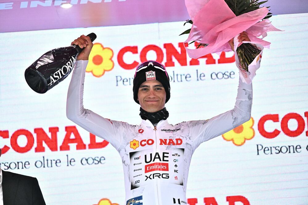 Isaac Del Toro sigue de rosa: el mexicano amplía su ventaja en el Giro EFE/EPA/LUCA ZENNARO
