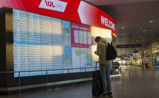 Estados Unidos analiza si pedirá la vacunación de viajeros extranjeros