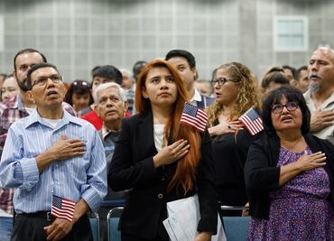 Estados Unidos propone aumento en tarifas para tramitar la ciudadanía