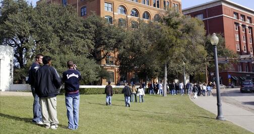 Texas quiere más guardias armados en escuelas