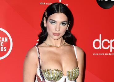 Dua Lipa cautiva con microfalda negra y desata reacciones en Instagram