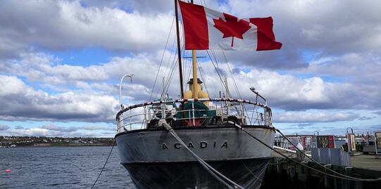 Solicitan mexicanos para trabajo en descarga de mariscos en Canadá