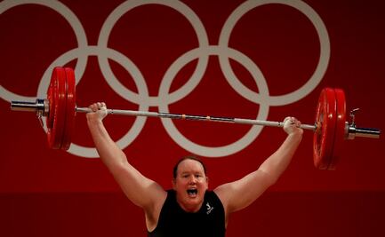 Laurel Hubbard, la primera atleta trans en Juegos Olímpicos, queda eliminada