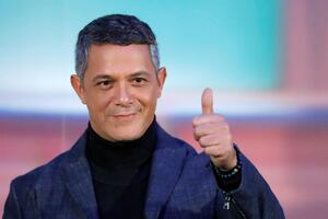 Alejandro Sanz rompe el silencio tras señalamientos de Ivet: “Fuimos dos adultos compartiendo cariño”