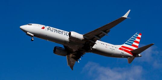 American Airlines sube precios de envío de maletas a México, Canadá y el Caribe