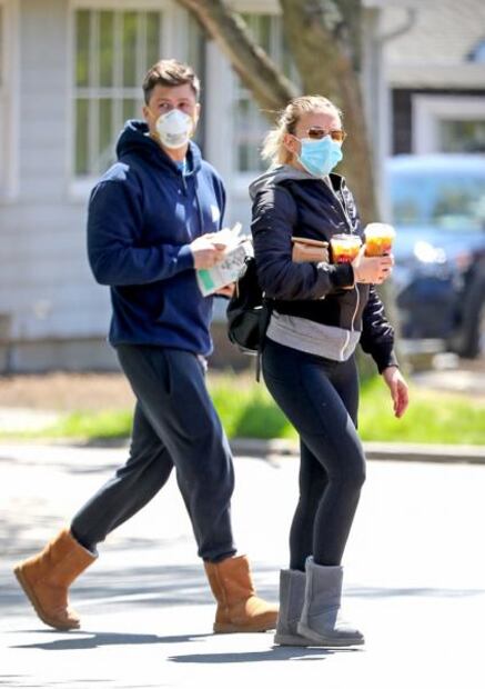 Scarlett Johansson luce su figura en leggings por Nueva York