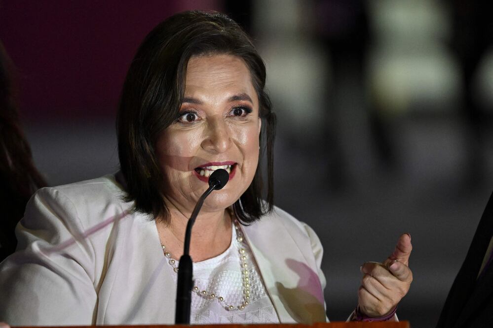 Xóchitl Gálvez dice que si alguien de 60 años no tiene patrimonio es por “güey” (idiota). (Photo by Yuri CORTEZ / AFP)