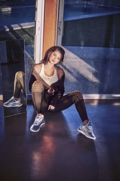 Selena Gomez cautiva con leggings calados en sesión de fotos