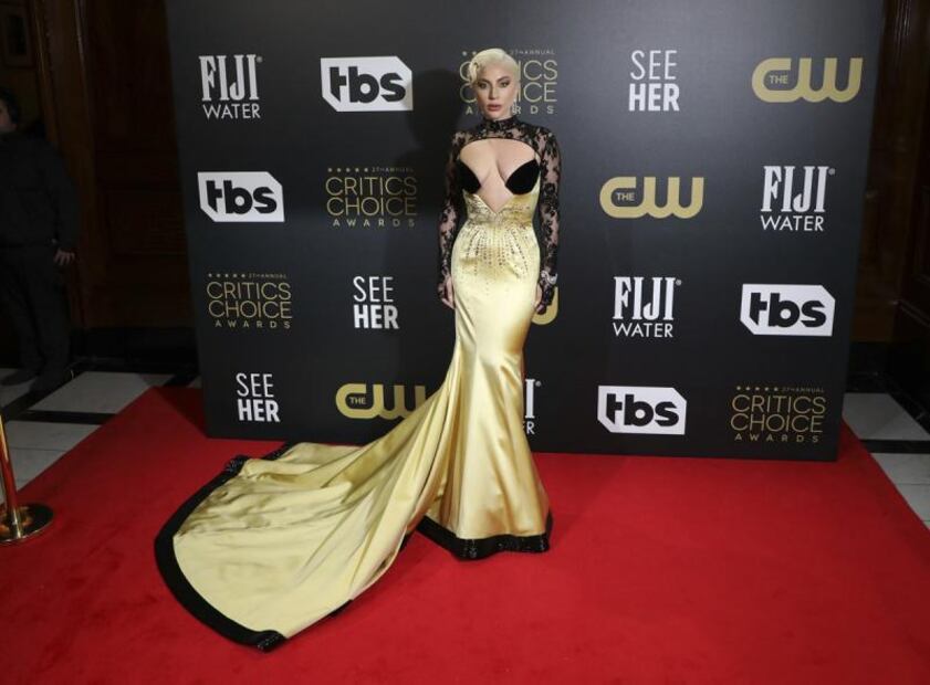 Lady Gaga y el atrevido vestido Gucci con el que triunfó en los Critics Choice Awards