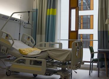 Alertan por implantes de seno relacionados con cáncer