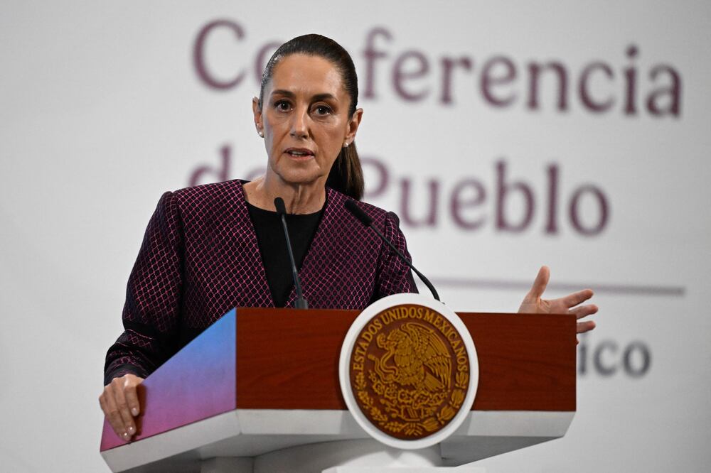 Sheinbaum confirma la muerte de un mexicano en las inundaciones en Texas(Photo by Alfredo ESTRELLA / AFP)