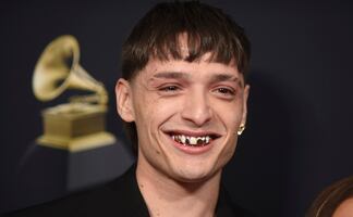 ¿Meten a Peso Pluma a rehabilitación tras terminar con Nicki Nicole y cancelar en Viña del Mar? Esto se sabe