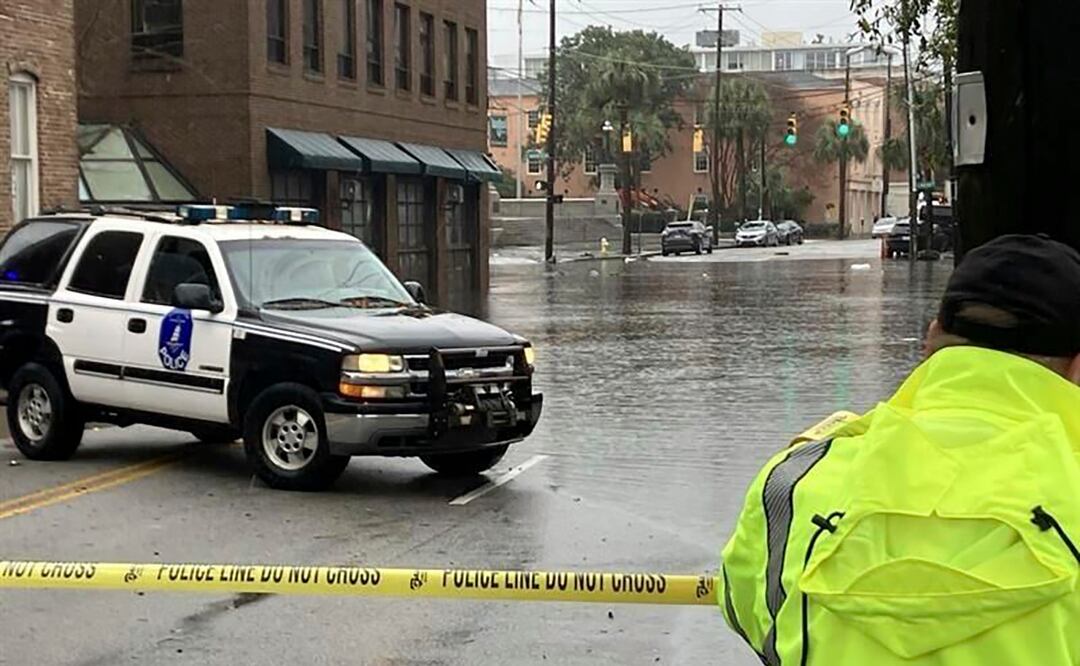 Aguaceros torrenciales golpean Carolina del Sur y causa caos y marea alta. Foto: AP