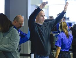 9 consejos para acelerar tu paso por seguridad en el aeropuerto