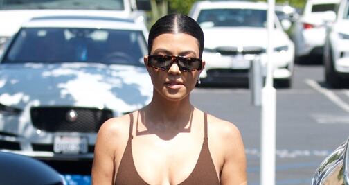Kourtney Kardashian impacta con top braless en Los Ángeles
