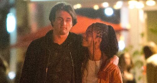 Captan a Malia Obama y su novio en romántica cita por Los Ángeles