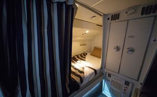 ¿Dónde descansan y duermen las azafatas en los aviones? Este video de Aeroméxico lo muestra